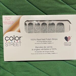 🥳Color Street “ Underground Magic” Glitter Design